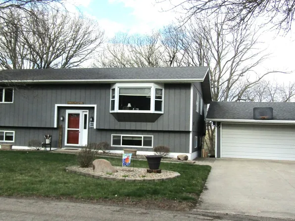 1313 Oak Dr, Montevideo, MN 56265