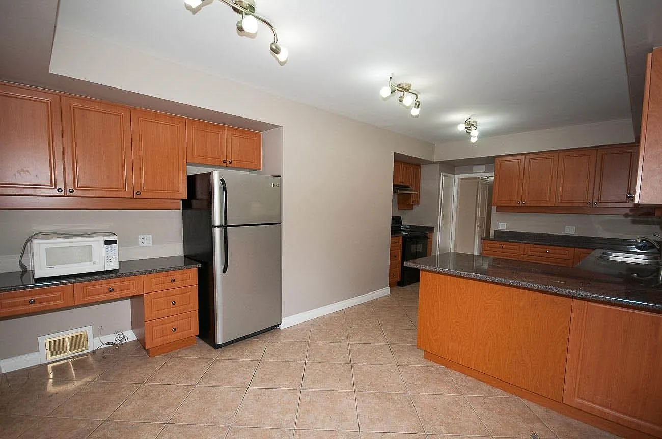 4 bed, 3265 sqft, $6,800 — Photo 4