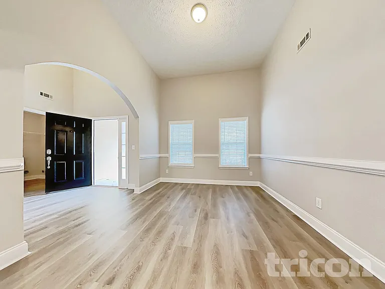 110 Brooks Cir — Photo 14