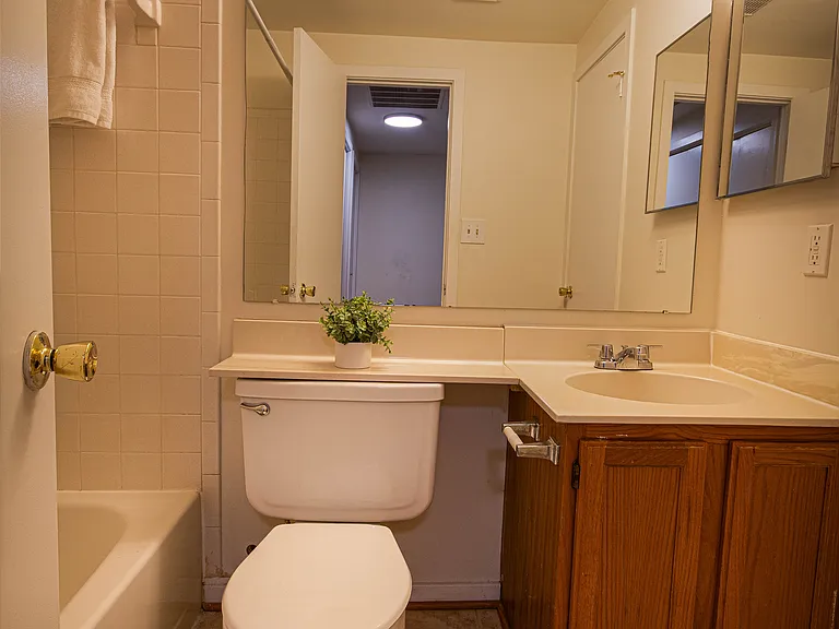 2nd Full Bathroom