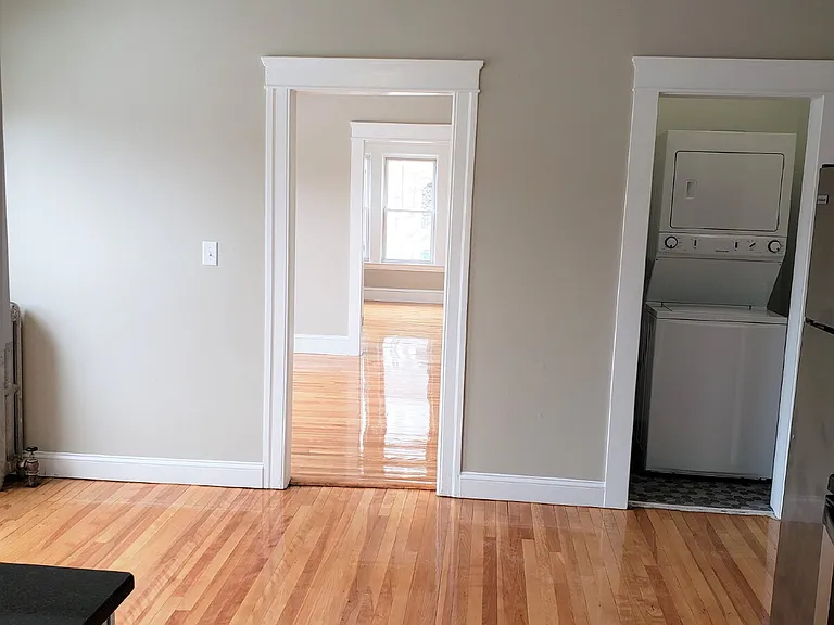 29 Loxwood St #1L — Photo 12