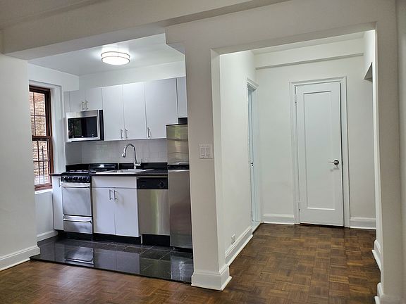 4th image of 80 Cranberry St #2M