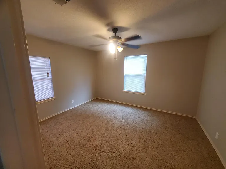 217 Wellington St — Photo 26