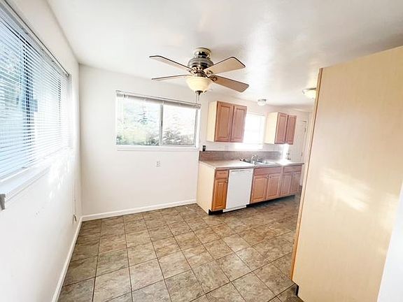 4th image of 1553 Ohio Ave