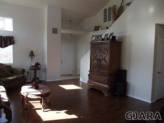 4th image of 492.5 Mountain Dr