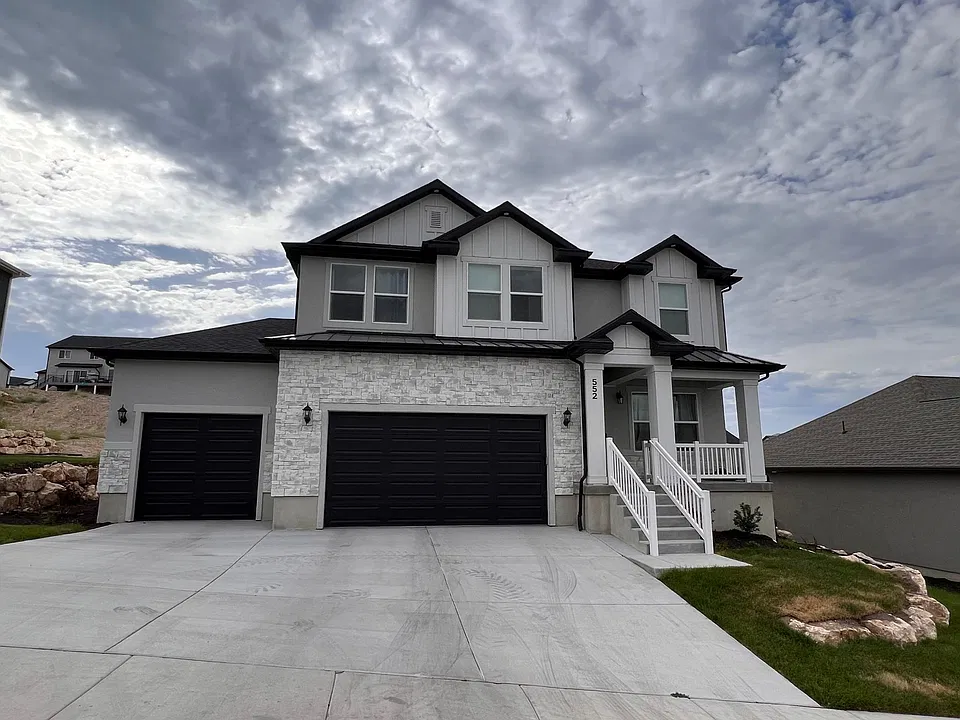 552 N Woodland Rd
