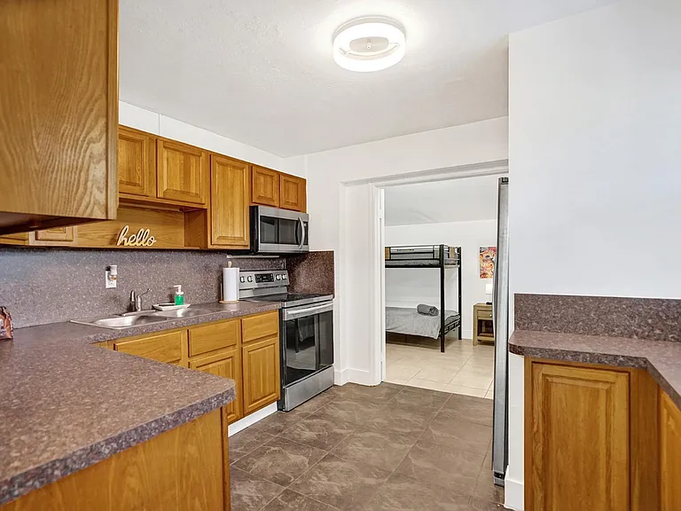 6110 SW 38th St — Photo 8