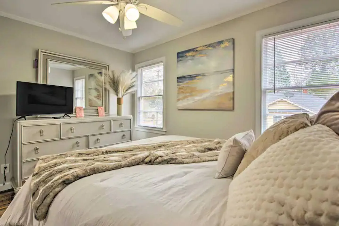 1 bed, 800 sqft, $1,800 — Photo 1