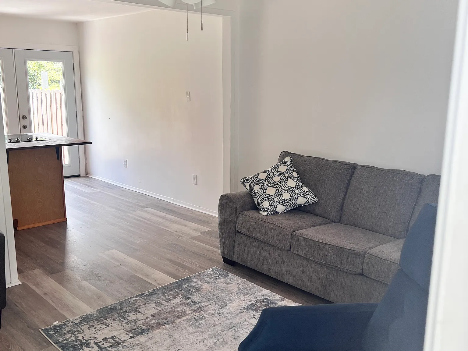 2 bed, 750 sqft, $1,200 — Photo 4