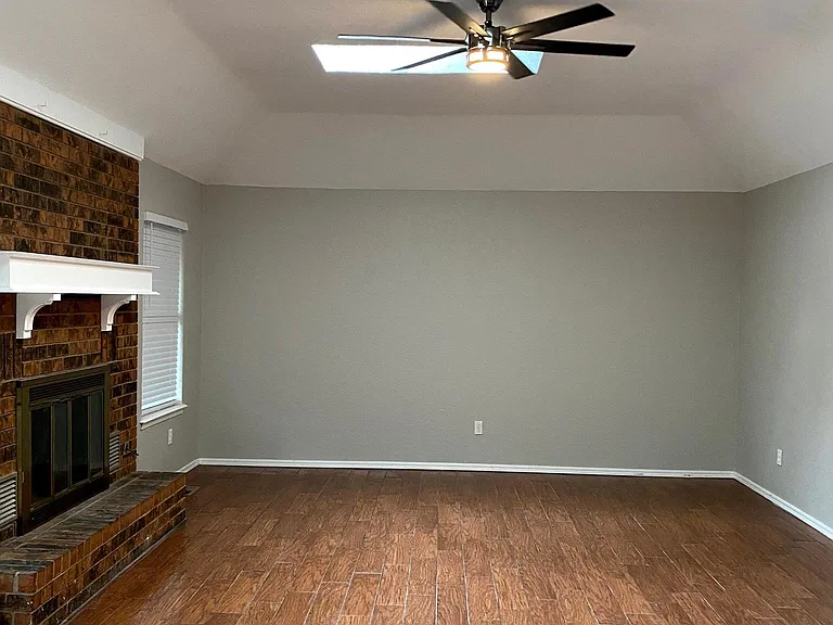 1204 Ironrock Dr — Photo 2