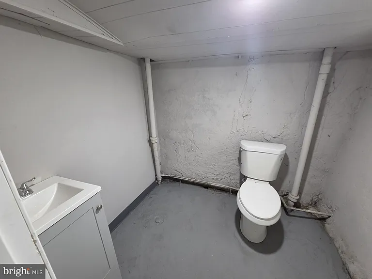 633 E Allegheny Ave — Photo 37