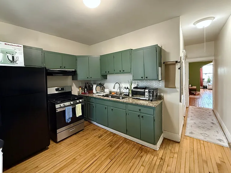 47 Chicago Ave — Photo 3