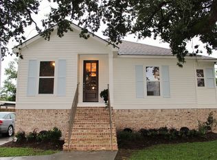 1526 Burbank Dr, New Orleans, LA 70122