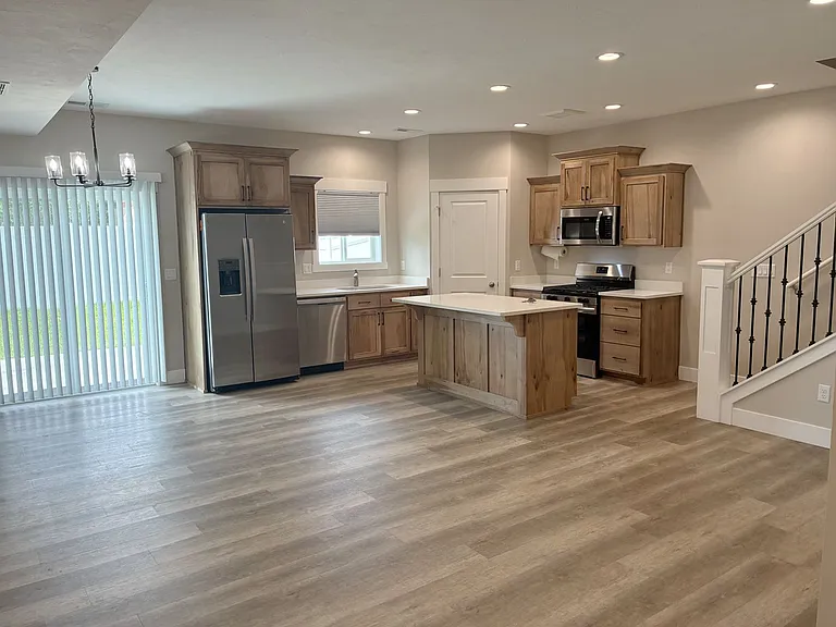361 N Fanning Ave — Photo 2