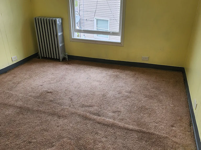 292-294 Strayer St #1 — Photo 8