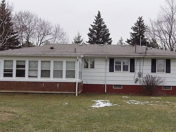 private lot with mature trees