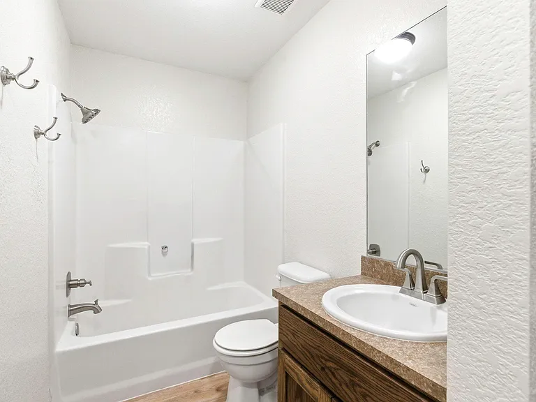 823 N Commerce St #A — Photo 24