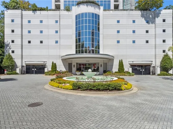 2828 Peachtree Rd NE APT 802, Atlanta, GA 30305