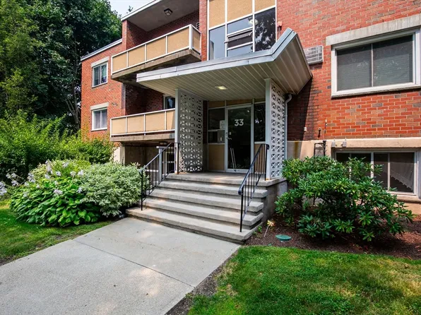 33 Jacqueline Rd APT B, Waltham, MA 02452