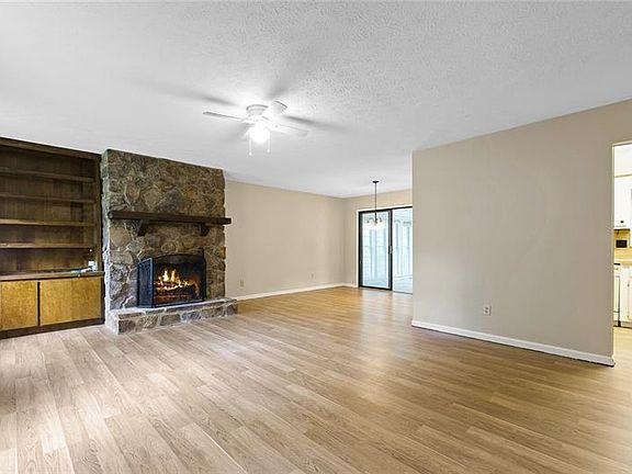 2nd image of 3041 Courtney Dr SW