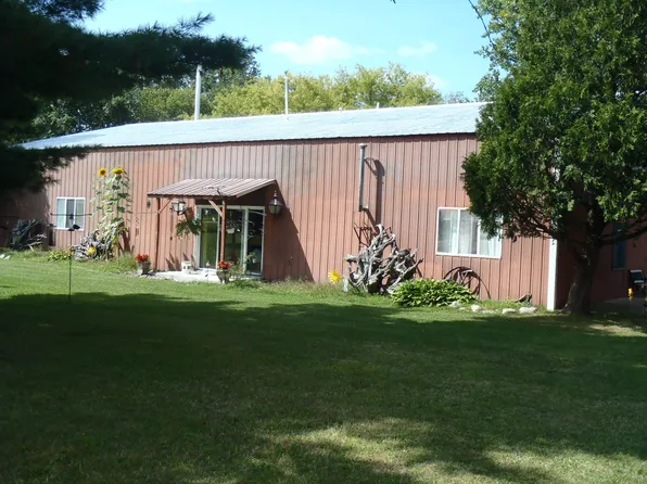 944 W Howard City Edmore Rd, Edmore, MI 48829