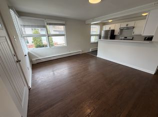 26 E Washington Ave APT 1, Lake Bluff, IL