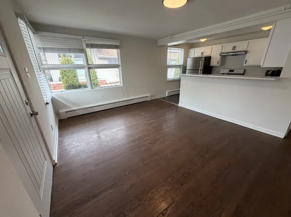 26 E Washington Ave, Lake Bluff, IL