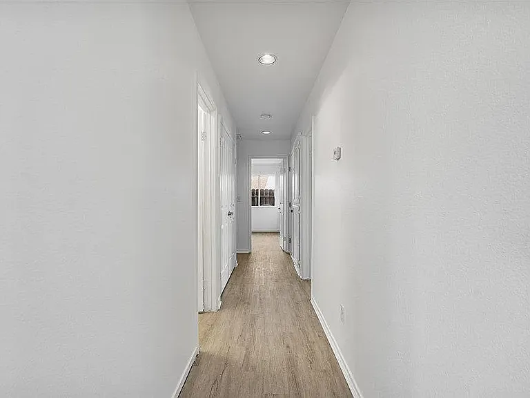 2199 Raleigh Cir — Photo 11