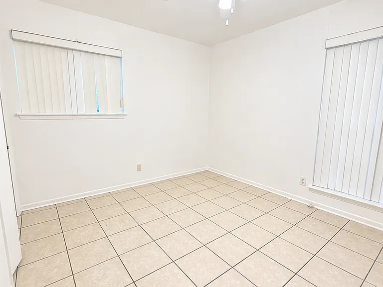 2806 Greystone Dr — Photo 7