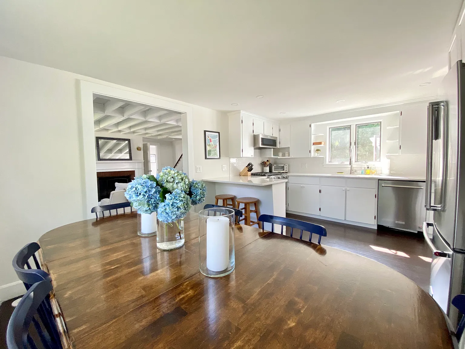 4 bed, 2.5 bath, 2037 sqft, $6,500 — Photo 3