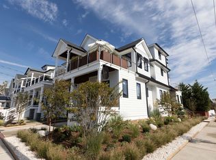 97 W Myrtle Rd, Wildwood Crest, NJ 08260