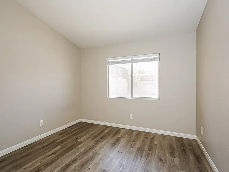 504 Stonehurst Dr — Photo 14