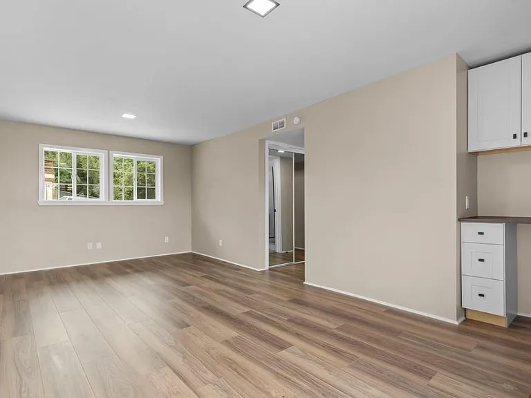 1165A McKnight Rd — Photo 3
