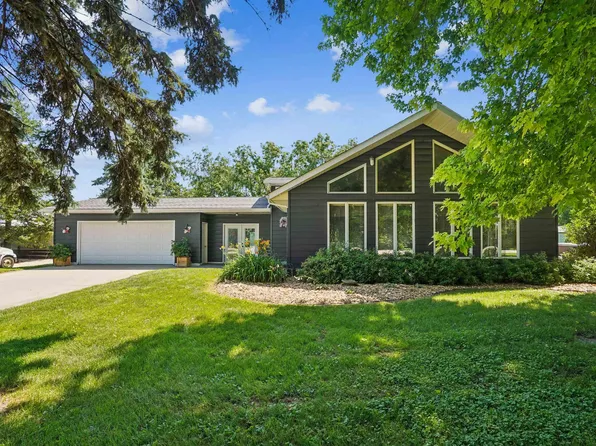 2317 S Frederick Ave, Oelwein, IA 50662