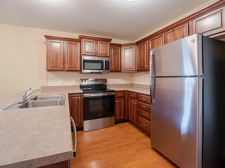 Oakwood Heights Townhomes — Photo 102