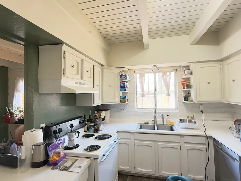 326 N Norris Ave — Photo 3