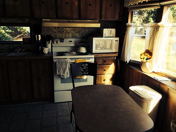 3rd image of 5507 Asotin Ln SE