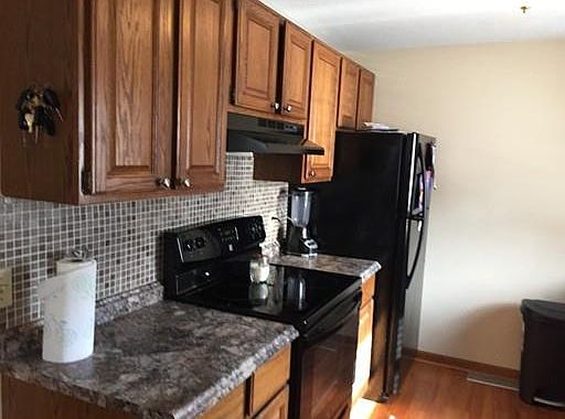 3rd image of 218 Bayberry Hill Ln