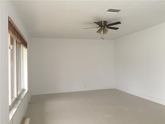 4th image of 505 S Highland Dr