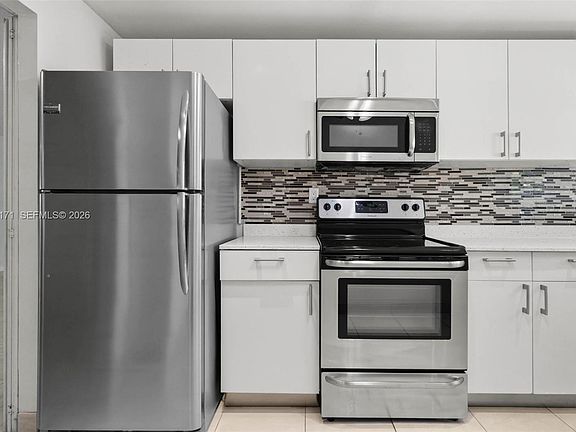 2nd image of 950 NE 199th St #2H