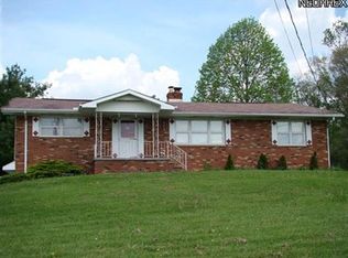 9638 Kinsman Rd, Novelty, OH 44072