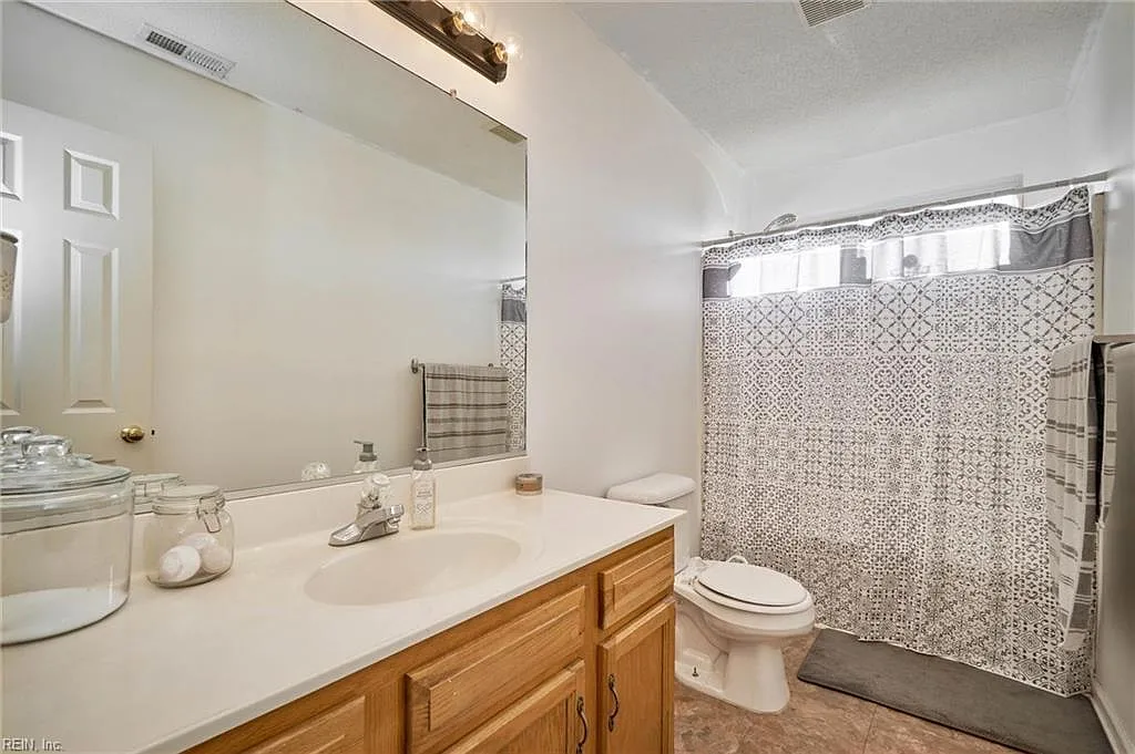 1220 Woods Edge Cir - 1 — Photo 2