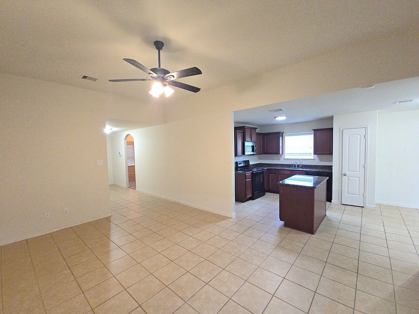 2303 Golden Brandy Lane **Ask About Our No Cash Deposit Option — Photo 2