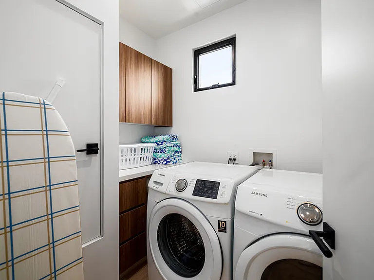 2435 S Penmar Ave — Photo 46