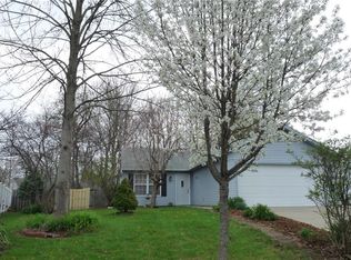 1611 Woodpointe Dr, Indianapolis, IN
