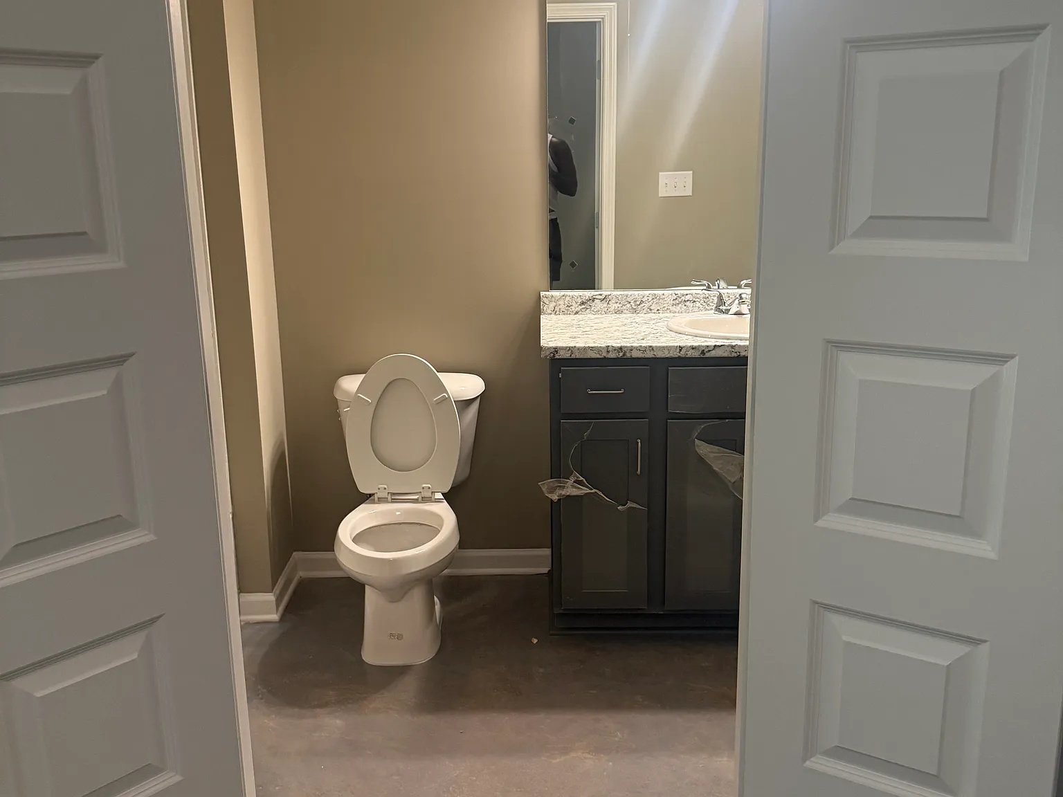 3 bed, 1300 sqft, $1,550 — Photo 3