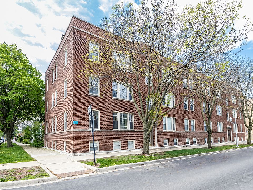 1st image of 3039 W Belle Plaine Ave APT 2