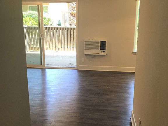 4th image of 8515 Villa La Jolla Dr APT E