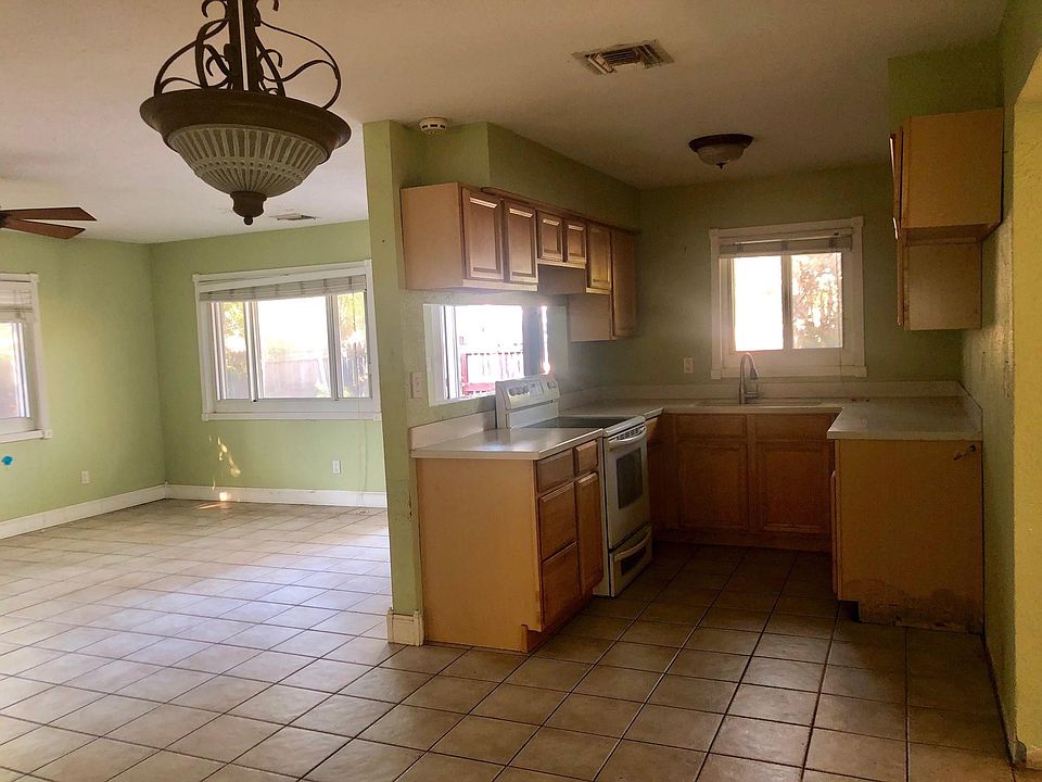 2nd image of 1514 5th St