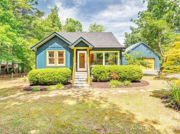 136 Graveyard Rd, Fairview, NC 28730